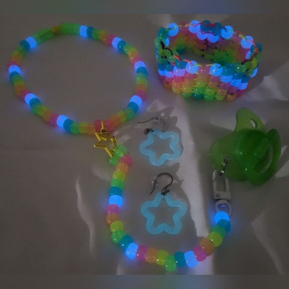 sour patch Kawaii Kandi Kid drop star Necklace Cuff Earrings Glow jewelry Set. - Picture 4 of 9